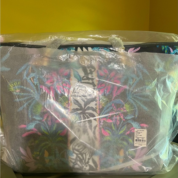NWT NIP Lilly Pulitzer Meena X large tote Onyx Paradise Glow - Picture 8 of 9